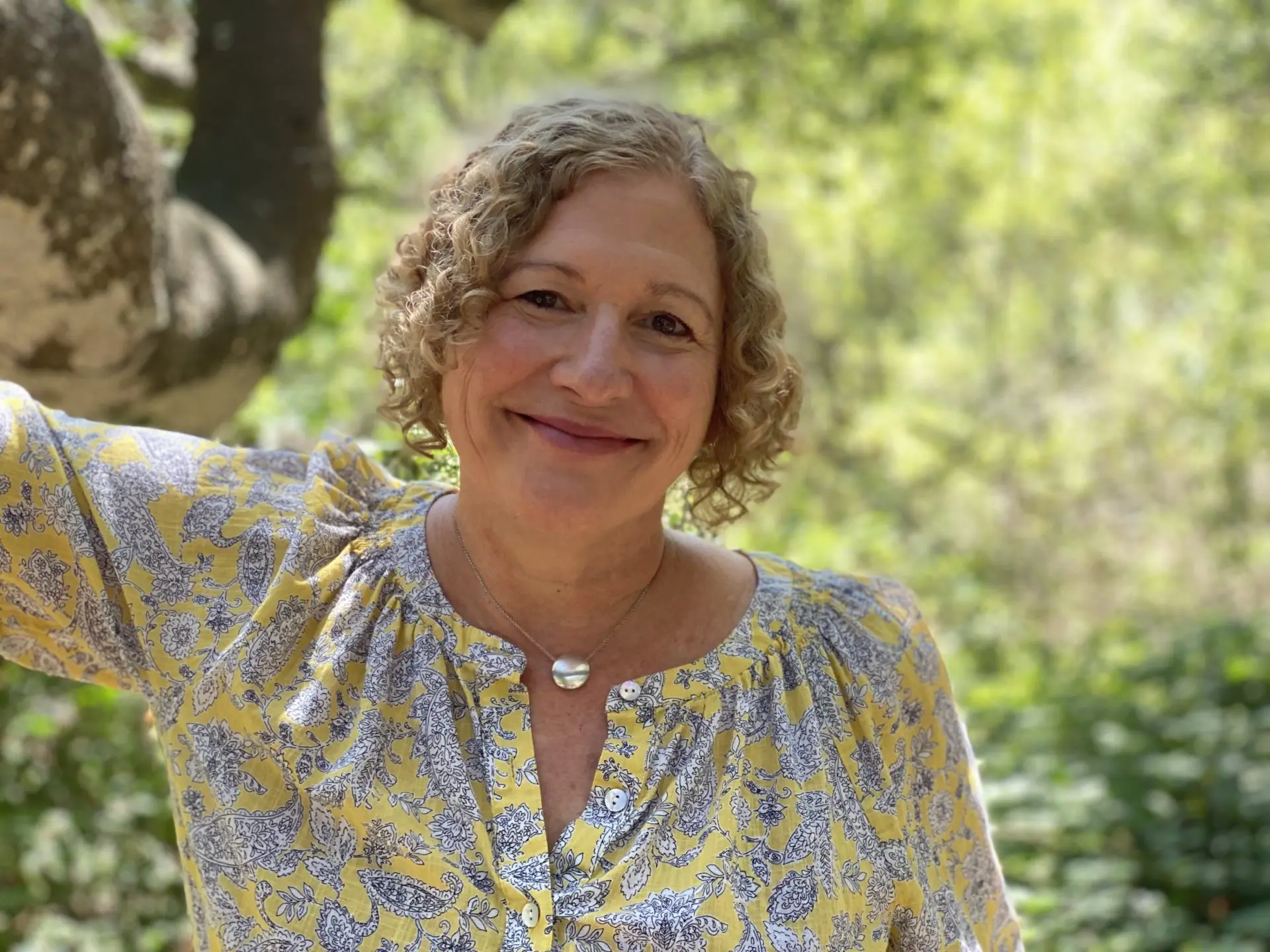 Dr Laura Paris